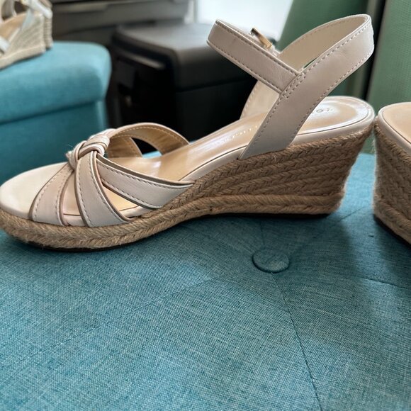 Tommy Hilfiger Espadrille Wedge White and Gold Size 6.5 - Picture 2 of 7
